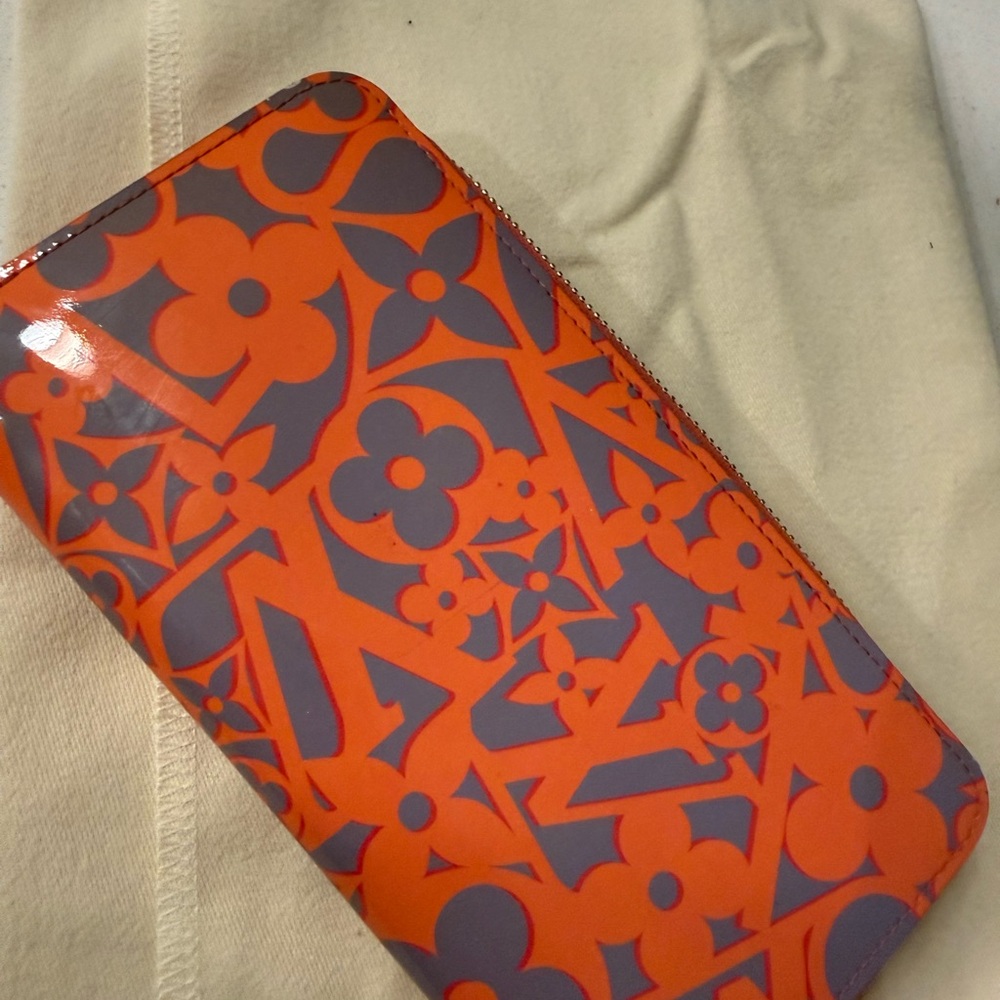 Louis Vuitton Vibrant Orange and Gray Floral Wallet - Picture 4 of 7